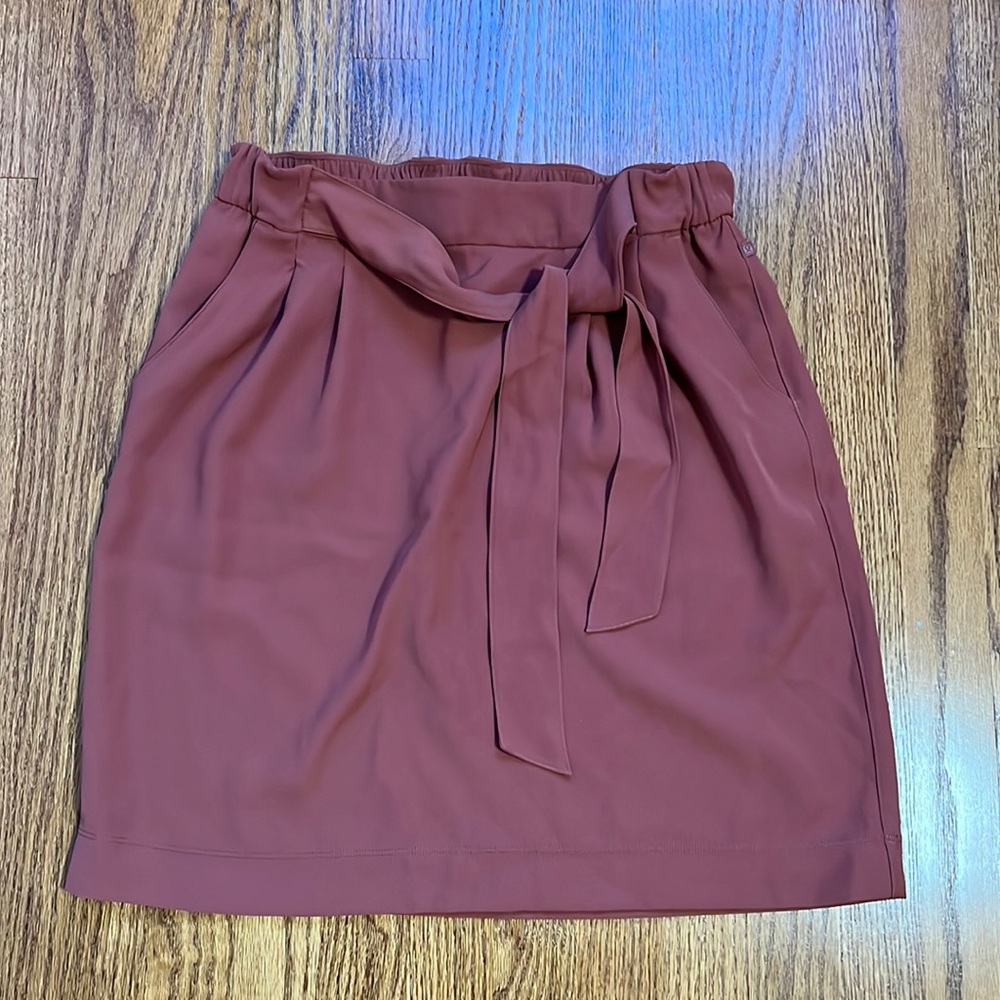 Cute Lululemon Rust Color Mini Skirt Size 10